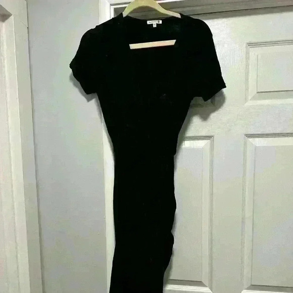 Sundry Dresses & Skirts - Sundry shirtsleeve dress